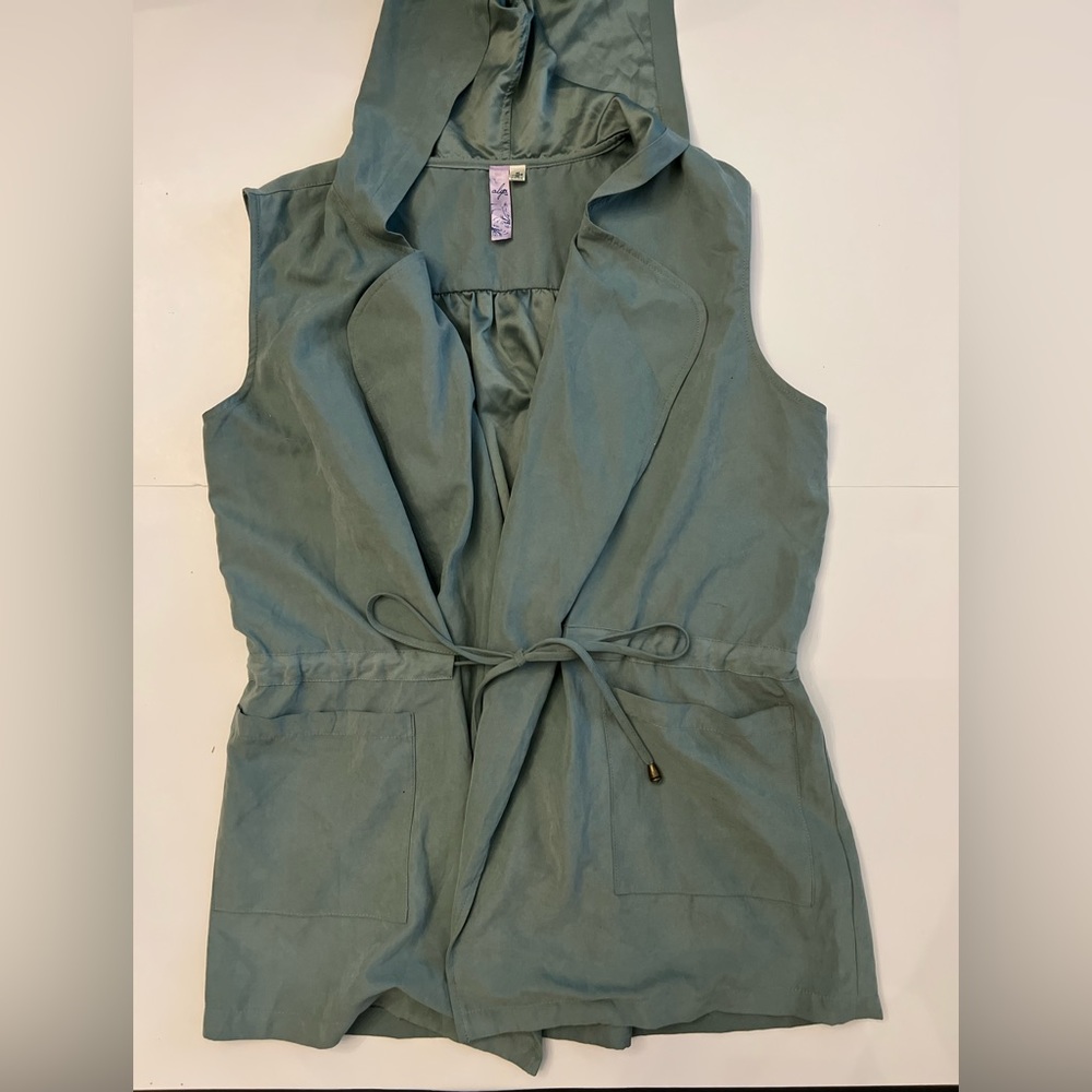 VEST WITH HOOD & CINCH WAIST DETAIL